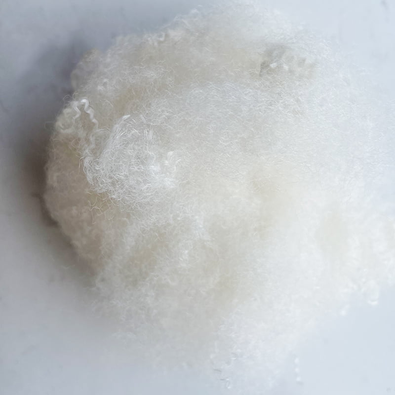 13DX120mm Tapijtgaren Speciale Vezel Ivoorwit 13DX120mm Tapijtgaren Speciale Vezel Ivoorwit